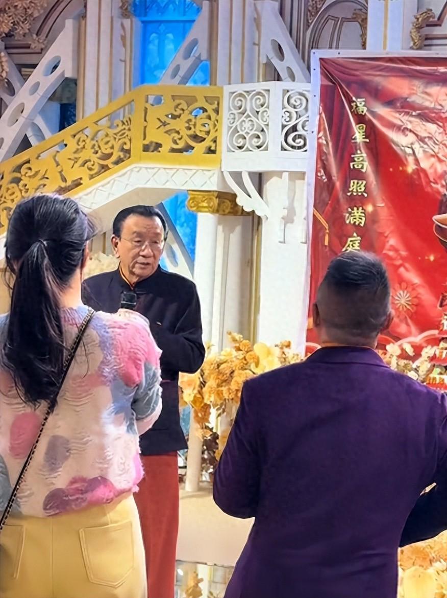 MK体育官方入口-侯耀华80大寿冷清收场！郭德纲全程沉默，亲儿子以及至亲基本缺席